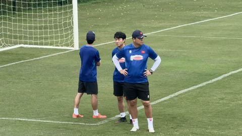 HLV Kim Sang Sik chi viện danh thủ World Cup hỗ trợ đội tuyển nữ Việt Nam HLV Kim Sang Sik chi viện danh thủ World Cup hỗ trợ đội tuyển nữ Việt Nam